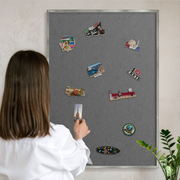 Tabule na magnety z dovolené ve stříbrném rámu Šedá textura