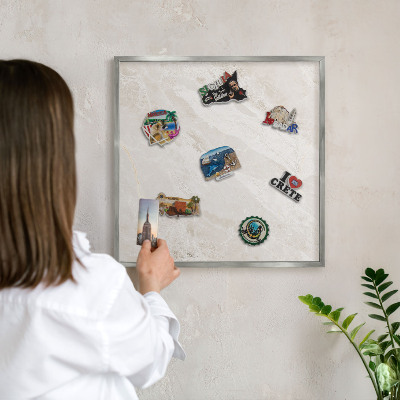 Tabule na magnety z dovolené ve stříbrném rámu Krémová elegance