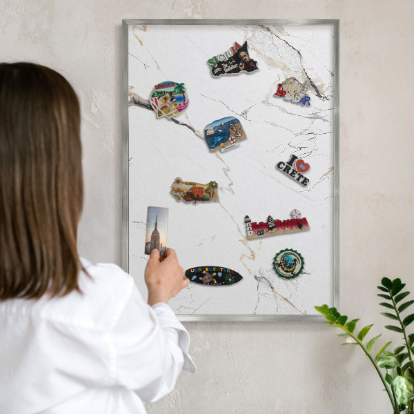 Tabule na magnety na zeď stříbrný rám Moderní elegance