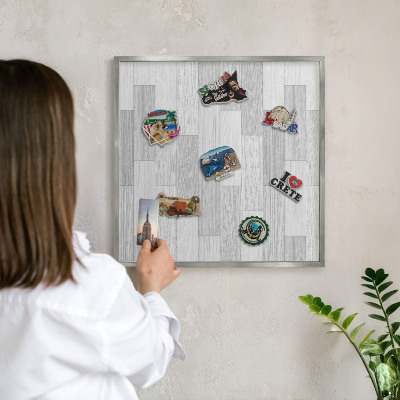 Tabule na magnety na zeď stříbrný rám Dřevěná textura