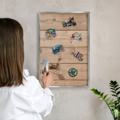 Tabule na magnety z dovolené ve stříbrném rámu Dřevěná textura