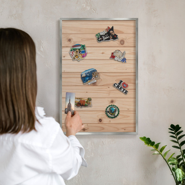 Tabule na magnety na zeď stříbrný rám Dřevěný vzor