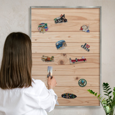 Tabule na magnety na zeď stříbrný rám Dřevěný vzor
