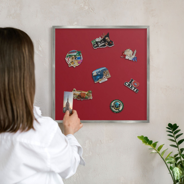 Tabule na magnety na zeď stříbrný rám Světle vínová