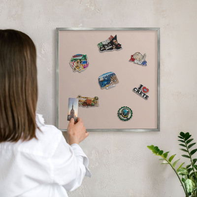 Tabule na magnety na zeď stříbrný rám Béžově růžová