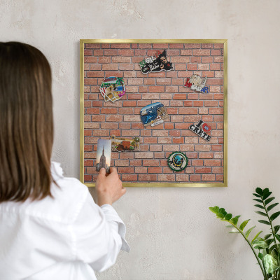 Magnetické tabule na magnety v zlatém rámu Cihlová zeď