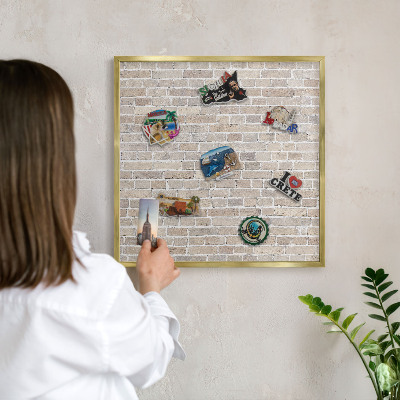 Magnetické tabule na magnety v zlatém rámu Cihlový vzor