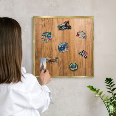 Magnetické tabule na magnety v zlatém rámu Dřevěná textura