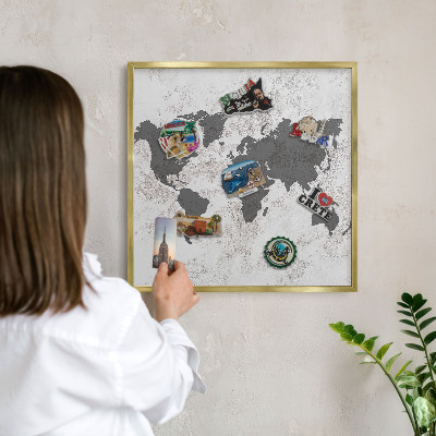 Magnetické tabule na magnety v zlatém rámu Mapa světa