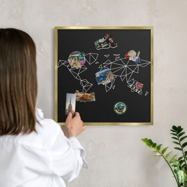 Magnetické tabule na magnety v zlatém rámu Mapa světa