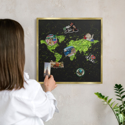 Magnetické tabule na magnety v zlatém rámu Zelená mapa