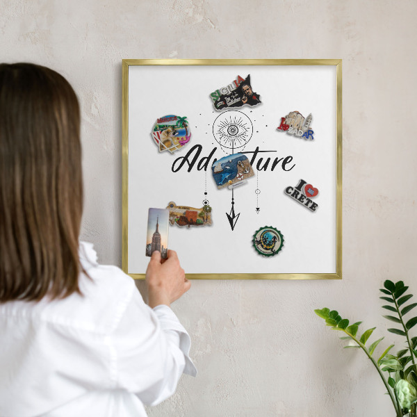 Magnetické tabule na magnety v zlatém rámu Dobrodružné téma