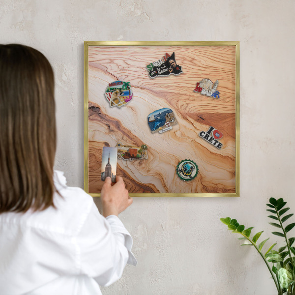 Magnetické tabule na magnety v zlatém rámu Dřevěná textura