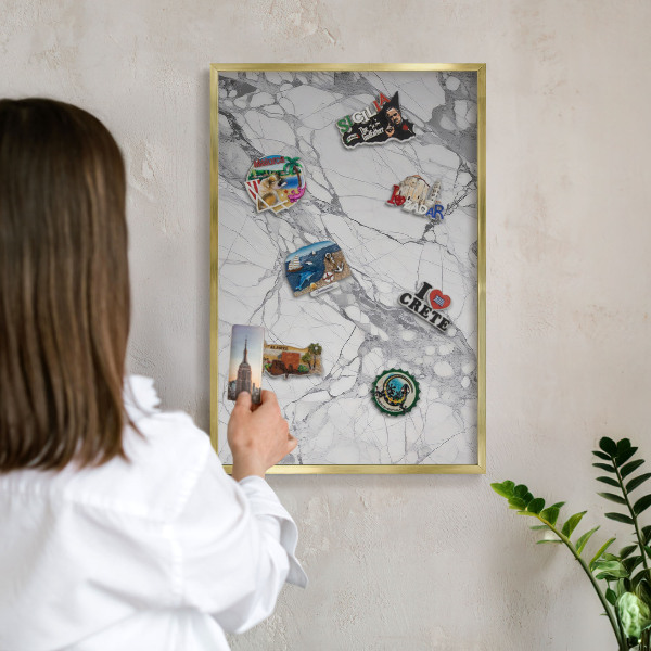 Magnetické tabule na magnety v zlatém rámu Mramorová elegance