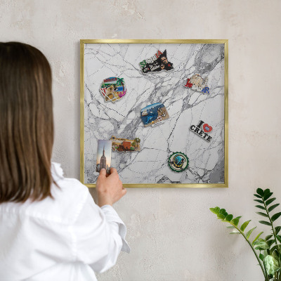 Magnetické tabule na magnety v zlatém rámu Mramorová elegance