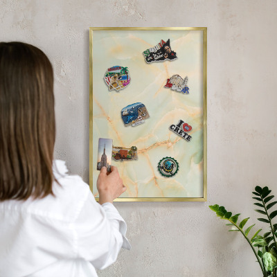 Magnetické tabule na magnety v zlatém rámu Mramorová elegance