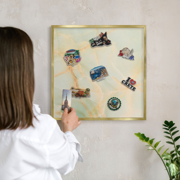 Magnetické tabule na magnety v zlatém rámu Mramorová elegance