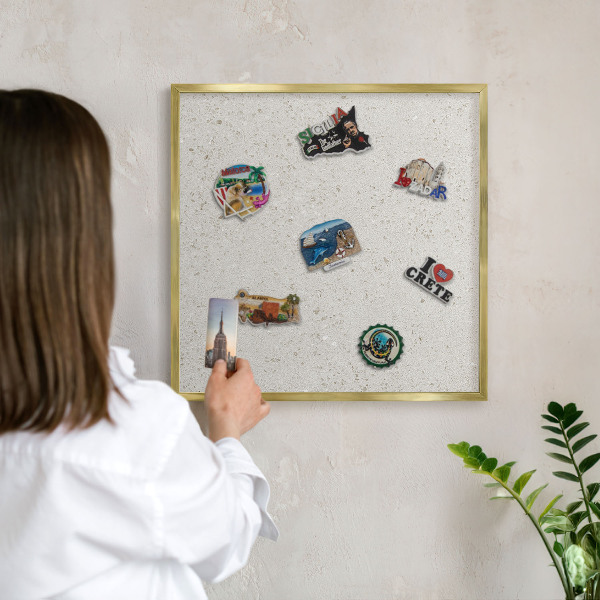 Magnetické tabule na magnety v zlatém rámu Jemná elegance