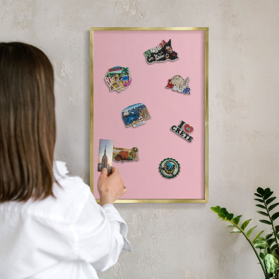 Magnetické tabule na magnety v zlatém rámu Světle růžová