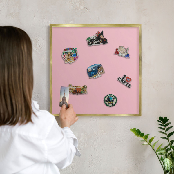 Magnetické tabule na magnety v zlatém rámu Světle růžová