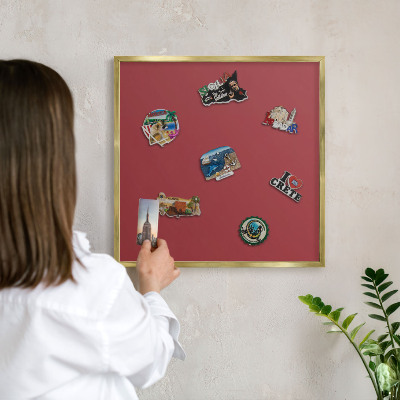 Magnetické tabule na magnety v zlatém rámu Vínové barvy