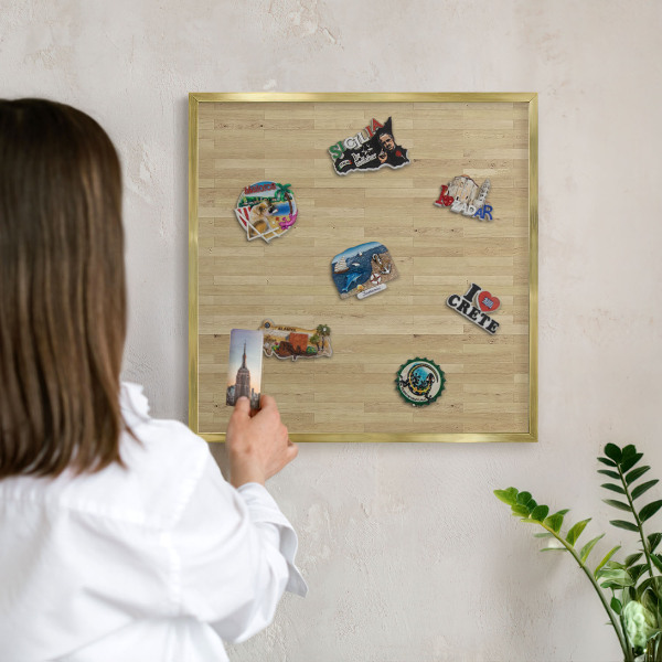 Magnetické tabule na magnety v zlatém rámu Dřevěná textura