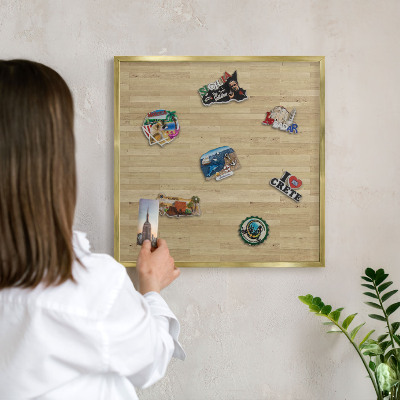 Magnetické tabule na magnety v zlatém rámu Dřevěná textura