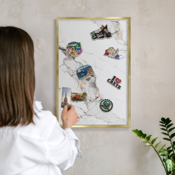 Magnetické tabule na magnety v zlatém rámu Mramorový efekt