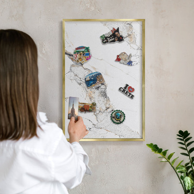 Magnetické tabule na magnety v zlatém rámu Mramorový efekt