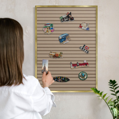 Magnetické tabule na magnety v zlatém rámu Svislé pruhy