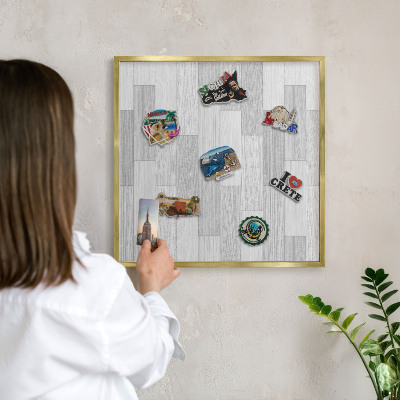 Plechové tabule na magnety zlatý rám Dřevěná textura