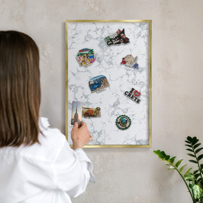 Magnetické tabule na magnety v zlatém rámu Mramorová estetika