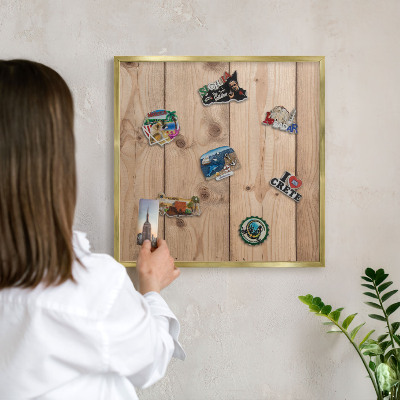 Magnetické tabule na magnety v zlatém rámu Dřevěná textura