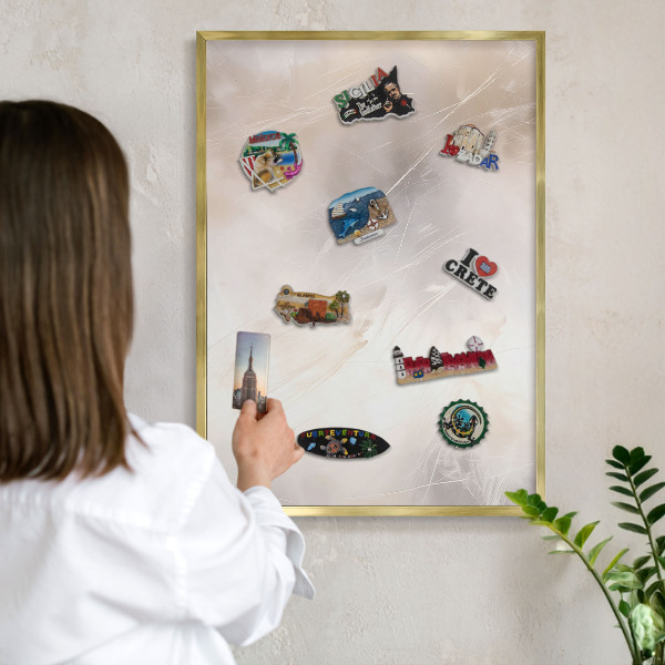 Magnetické tabule na magnety v zlatém rámu Jemná lehkost