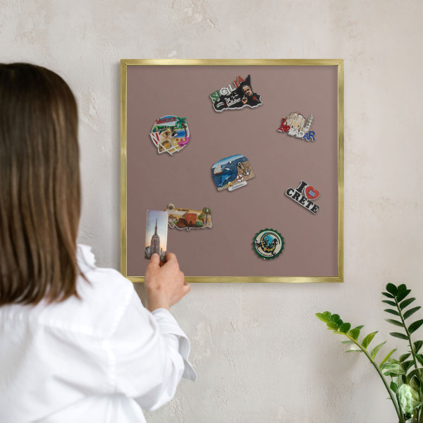 Magnetické tabule na magnety v zlatém rámu Pastelově hnědá
