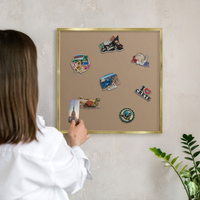 Magnetické tabule na magnety v zlatém rámu Teplá světle hnědá