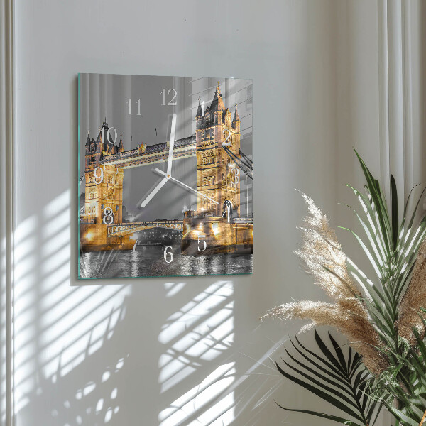 Skleněné hodiny Tower Bridge